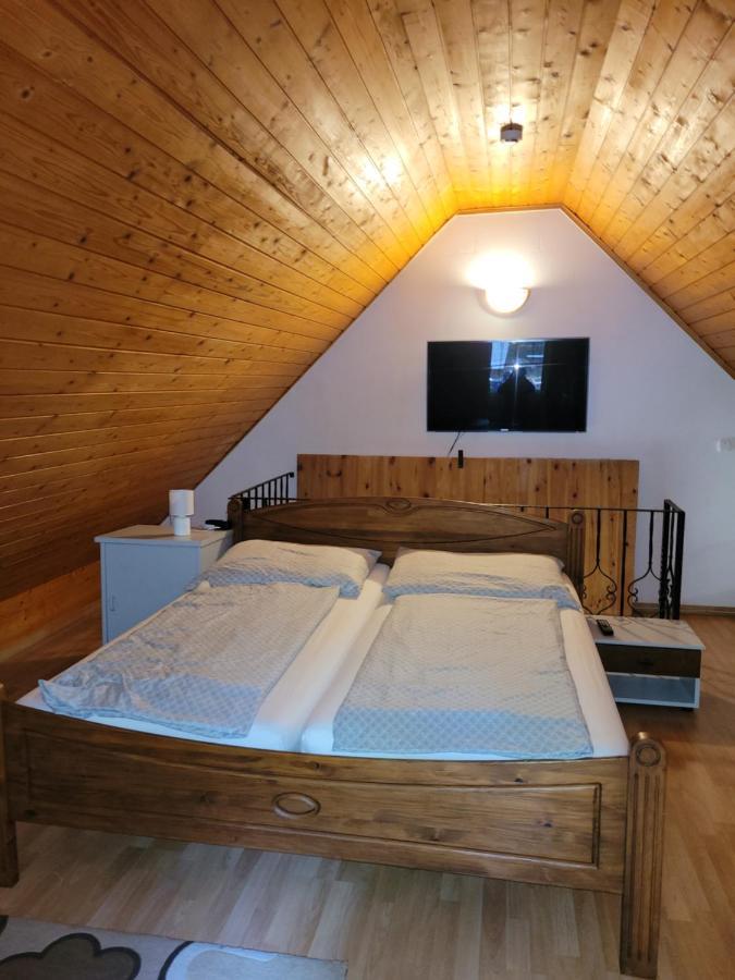 Mohas Vendeghaz Koszeg Mohas Ut 107 Hotel Luaran gambar